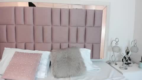 Snapshot of miia_palmerr chatting on February 25, 2:15 pm Mia online show from February 25, 2:15 pm