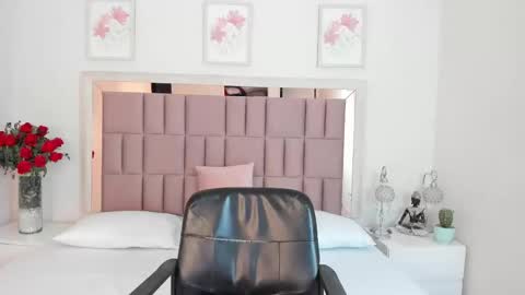 Snapshot of miia_palmerr chatting on February 15, 10:21 pm Mia online show from February 15, 10:21 pm