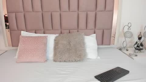 Snapshot of miia_palmerr chatting on February 19, 6:54 pm Mia online show from February 19, 6:54 pm