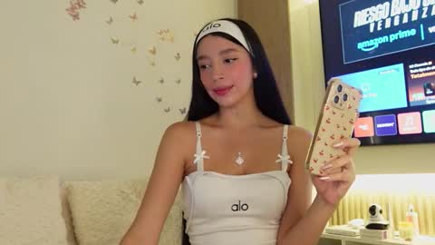 miin_junn online show from September 17, 2:04 am