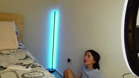 miin_junn online show from September 19, 2:37 am