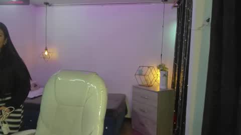miiss_greyy online show from September 18, 12:09 pm