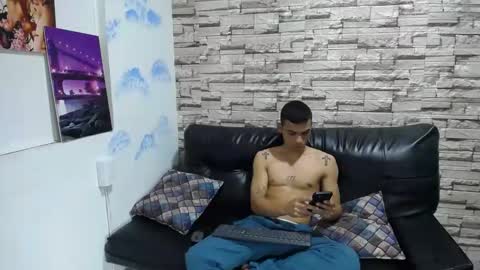 Snapshot of mike_vega0 chatting on September 17, 2:15 am mike vega online show from September 17, 2:15 am