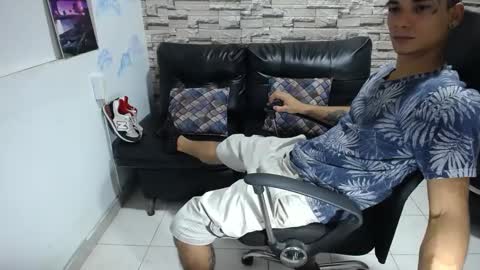 Snapshot of mike_vega0 chatting on September 16, 2:02 am mike vega online show from September 16, 2:02 am