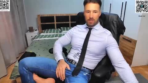 Snapshot of mikestrip chatting on January 30, 1:31 pm Mike online show from January 30, 1:31 pm