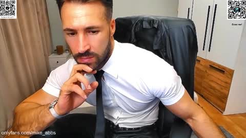 Snapshot of mikestrip chatting on September 19, 3:05 pm Mike online show from September 19, 3:05 pm