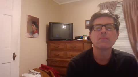 Snapshot of mikewulds chatting on February 15, 8:22 am Mike online show from February 15, 8:22 am