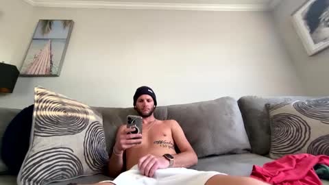 Snapshot of mikeywhite123 chatting on January 11, 9:57 pm mikeywhite123 online show from January 11, 9:57 pm