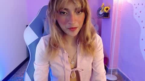Snapshot of mikka_ela chatting on September 10, 1:34 pm Mikka 3 online show from September 10, 1:34 pm