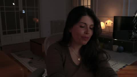Snapshot of mila_ chatting on December 18, 8:31 am Princess Consuela Banana Hammock online show from December 18, 8:31 am