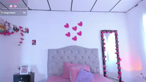 Snapshot of mila_1wood chatting on September 16, 1:46 pm mila_1wood online show from September 16, 1:46 pm