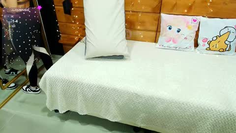 Snapshot of mila_kiitty chatting on March 12, 11:31 am Milena online show from March 12, 11:31 am