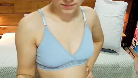 Snapshot of mila_kiitty chatting on February 26, 2:52 am Milena online show from February 26, 2:52 am