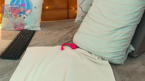 Snapshot of mila_kiitty chatting on March 1, 9:18 am Milena online show from March 1, 9:18 am