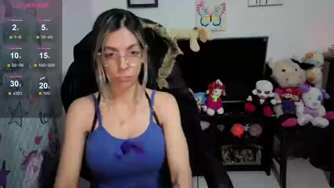 Snapshot of milacoxx8819 chatting on September 19, 1:32 am milacoxx8819 online show from September 19, 1:32 am