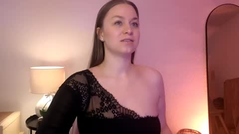 Snapshot of milafleur chatting on February 3, 3:17 pm Mila Fleur online show from February 3, 3:17 pm
