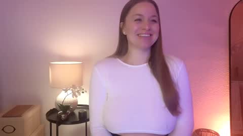 Snapshot of milafleur chatting on February 1, 9:11 am Mila Fleur online show from February 1, 9:11 am