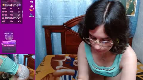 Mila-Lunala online show from February 19, 1:51 am