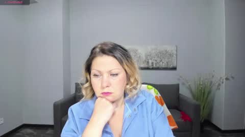Snapshot of milana_blake chatting on January 13, 12:45 pm Milana online show from January 13, 12:45 pm