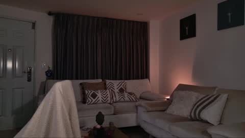 Snapshot of milana_desire chatting on September 19, 11:19 pm milana online show from September 19, 11:19 pm