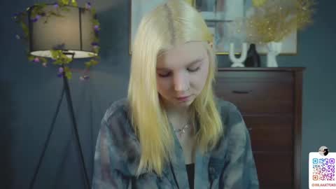 Mila online show from February 23, 2:40 am
