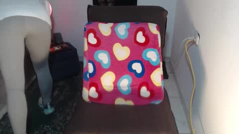 Snapshot of milf_valeria chatting on September 22, 2:54 pm Valeria online show from September 22, 2:54 pm