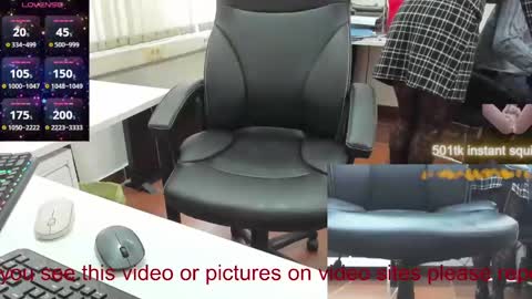 Snapshot of milf_viktoria chatting on March 12, 11:53 am Viktoria online show from March 12, 11:53 am