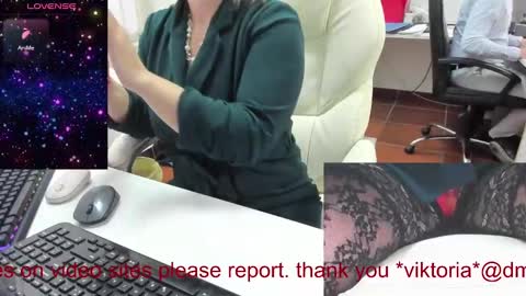 Snapshot of milf_viktoria chatting on January 30, 11:33 am Viktoria online show from January 30, 11:33 am