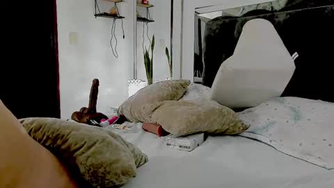 milfclarette online show from February 27, 11:26 pm