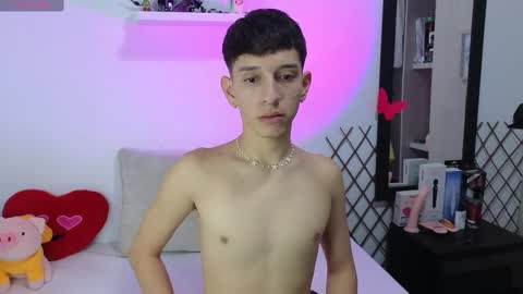 Snapshot of milky__boy_ chatting on February 24, 5:22 am H A R O L D online show from February 24, 5:22 am