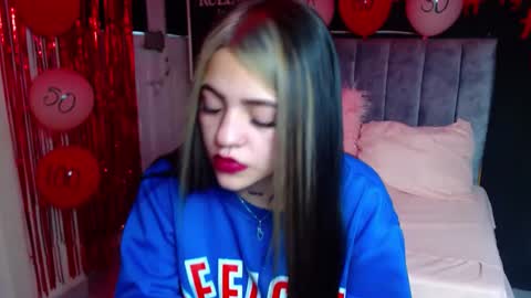 Snapshot of millacounisslosexanal chatting on February 13, 3:56 pm Violeta online show from February 13, 3:56 pm
