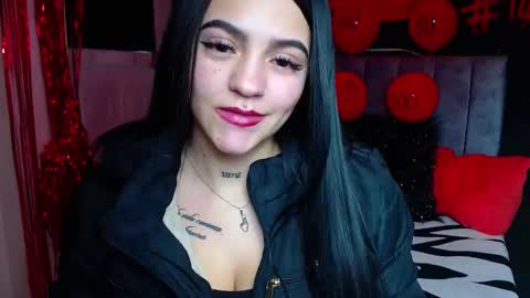 Snapshot of millacounisslosexanal chatting on March 5, 9:48 pm Violeta online show from March 5, 9:48 pm