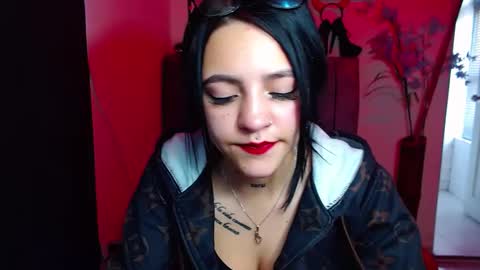 Snapshot of millacounisslosexanal chatting on September 18, 3:49 pm Violeta online show from September 18, 3:49 pm