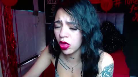 Snapshot of millacounisslosexanal chatting on February 28, 3:26 pm Violeta online show from February 28, 3:26 pm
