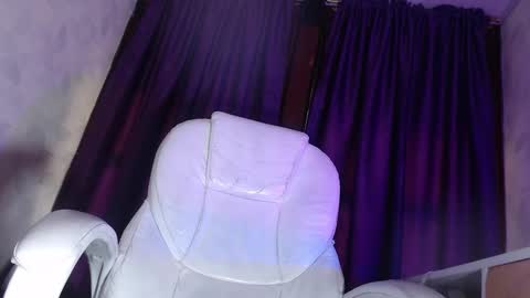 Snapshot of milu23__ chatting on March 7, 5:06 pm milu23__ online show from March 7, 5:06 pm