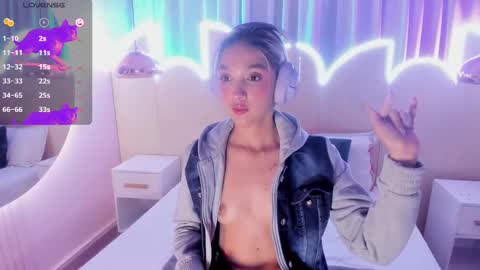 Minji online show from February 17, 2:38 pm