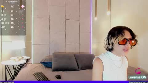 Minji online show from September 10, 11:44 am