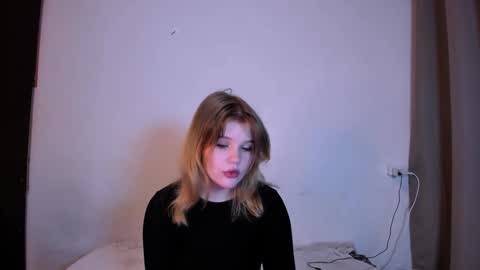 Snapshot of mina27372 chatting on January 6, 1:31 am hi Im Mina online show from January 6, 1:31 am