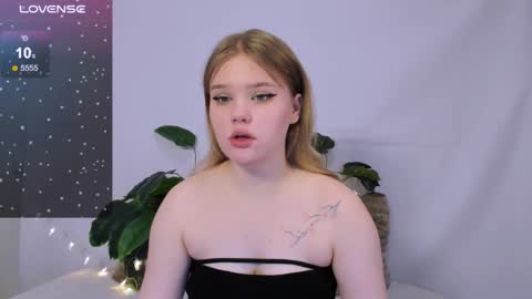 Snapshot of mina27372 chatting on March 4, 1:45 am hi Im Mina online show from March 4, 1:45 am