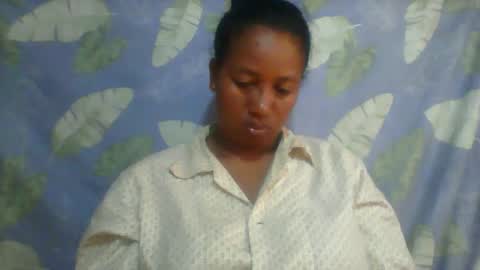 Snapshot of minie4tina chatting on February 24, 5:43 am Minie4Tina online show from February 24, 5:43 am