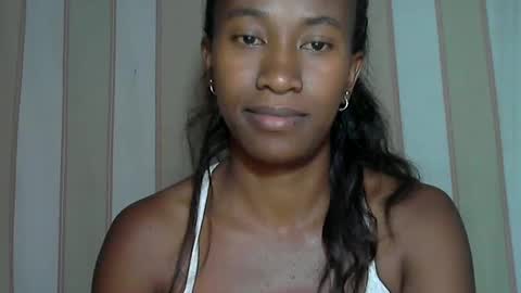 Snapshot of minouch211907 chatting on February 12, 10:37 pm minouch211907 online show from February 12, 10:37 pm
