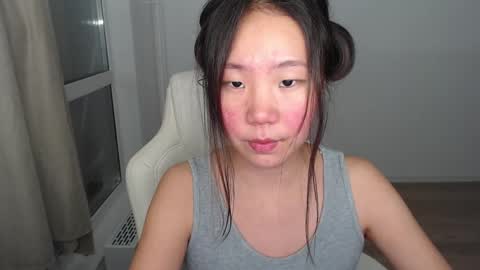 Snapshot of mira_g chatting on February 21, 3:21 pm mira_g online show from February 21, 3:21 pm