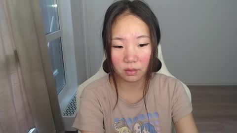 Snapshot of mira_g chatting on February 27, 12:45 pm mira_g online show from February 27, 12:45 pm