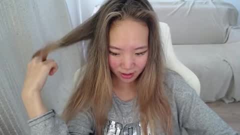 Snapshot of mira_g chatting on September 17, 12:41 pm mira_g online show from September 17, 12:41 pm