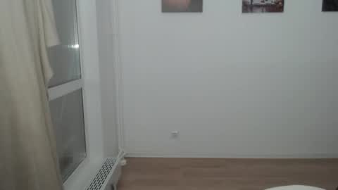 Snapshot of mira_g chatting on February 24, 4:04 pm mira_g online show from February 24, 4:04 pm