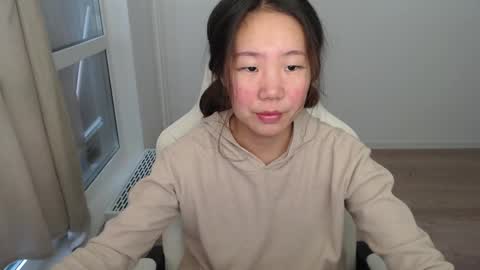 Snapshot of mira_g chatting on February 13, 7:03 am mira_g online show from February 13, 7:03 am