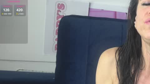Snapshot of mira_milf chatting on January 30, 10:40 am Mira online show from January 30, 10:40 am