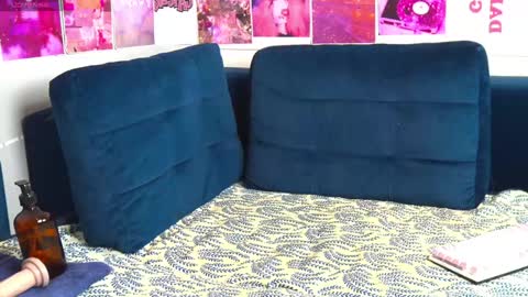Snapshot of mira_milf chatting on January 6, 8:14 am Mira online show from January 6, 8:14 am