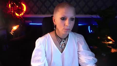 Snapshot of miramoon666 chatting on September 11, 6:47 am Mira online show from September 11, 6:47 am