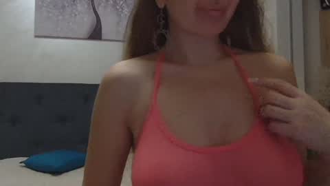 Snapshot of miriam04 chatting on January 20, 9:43 pm miriam04 online show from January 20, 9:43 pm